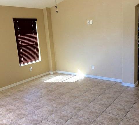 4th image of 2308 E Uribe St