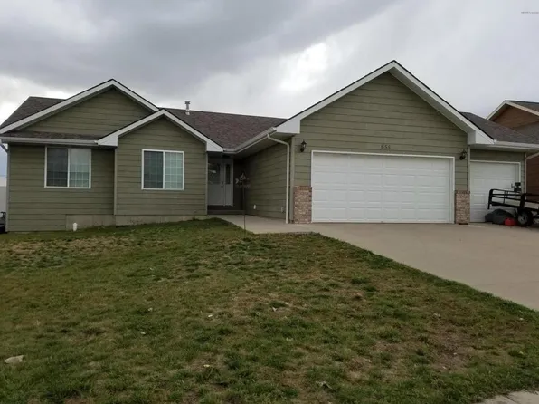655 Lakeland Hills Dr, Gillette, WY 82716