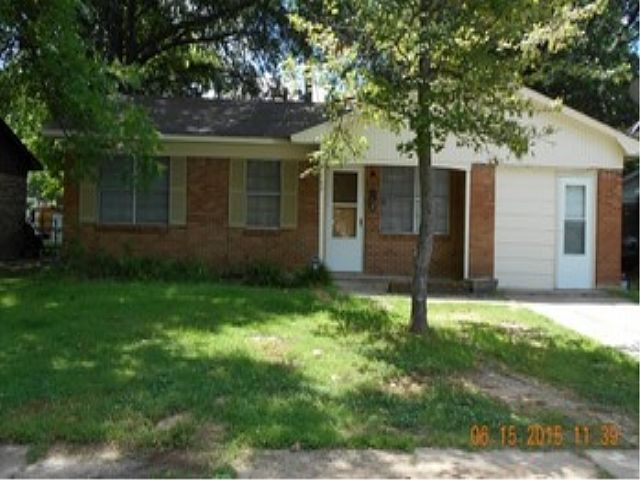1st image of 709 Barrow Dr