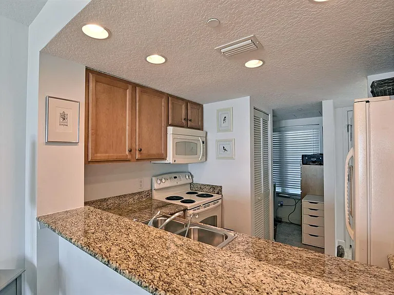 2700 Ocean Dr #403 — Photo 14