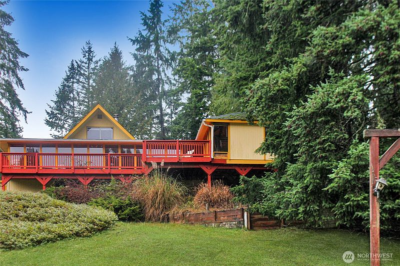 2nd image of 22115 Maple Drive NW