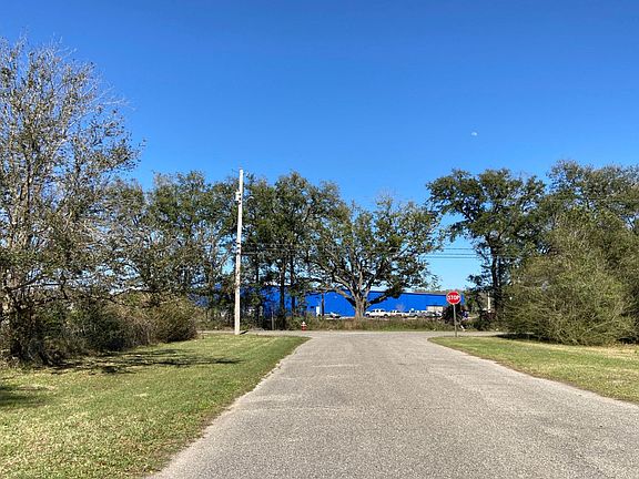 4th image of 831 Lydia Ave