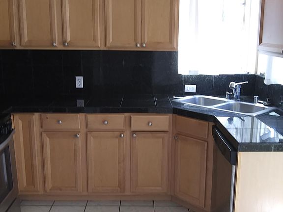 4th image of 1444 Hornblend St