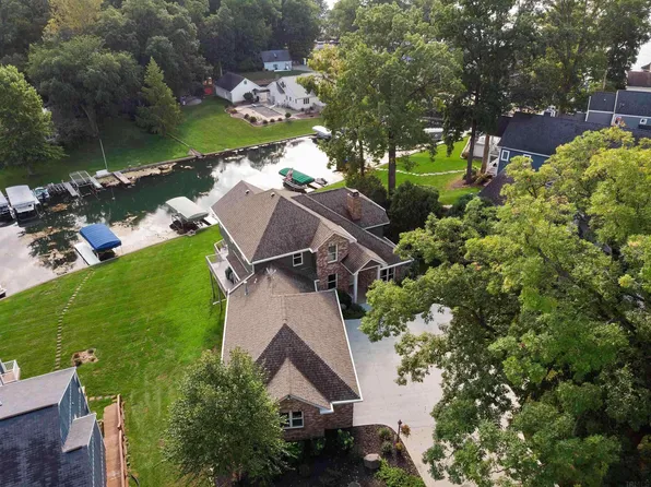 1114 N Shore Ln, Syracuse, IN 46567