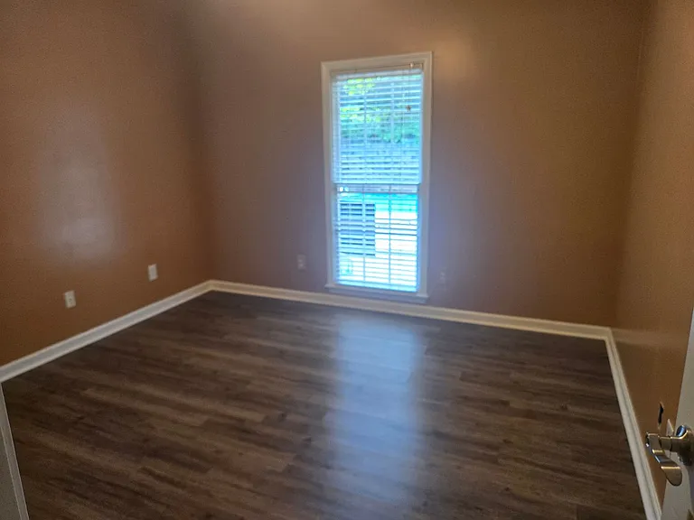 585 Cecily Dr — Photo 32