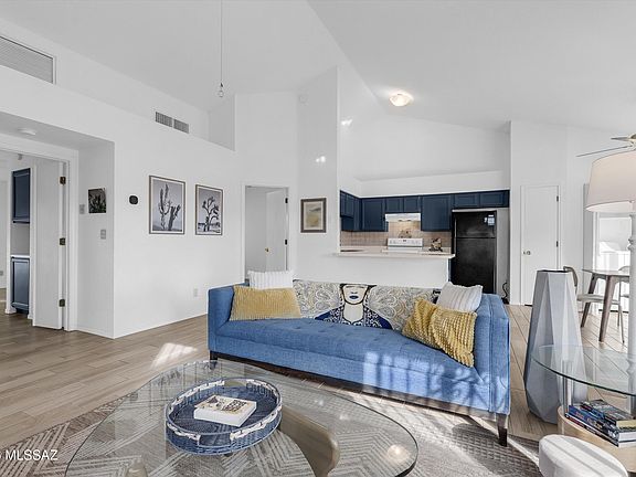 5th image of 2817 W Medlar Pl