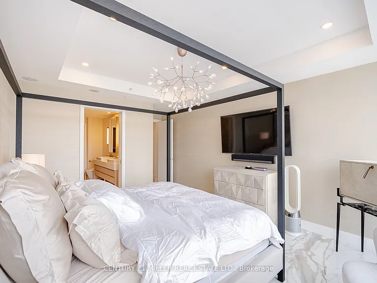 180 University Ave #2705 — Photo 31
