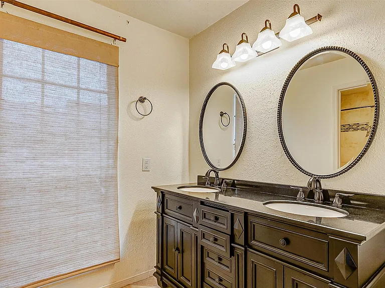 7350 Kirby Dr #5 — Photo 12