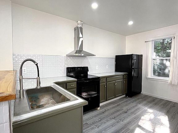 4th image of 2348 N Woodstock St