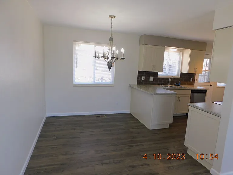 9439 W Burgundy Ave — Photo 8