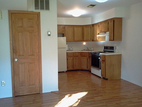 2nd image of 84A Macon Ave