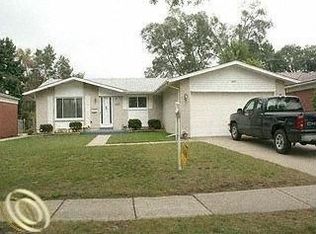 14136 Houghton St, Livonia, MI 48154