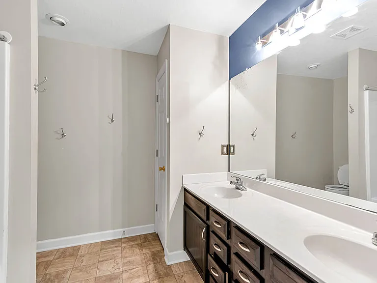 300 Streamwood Dr #1 — Photo 18