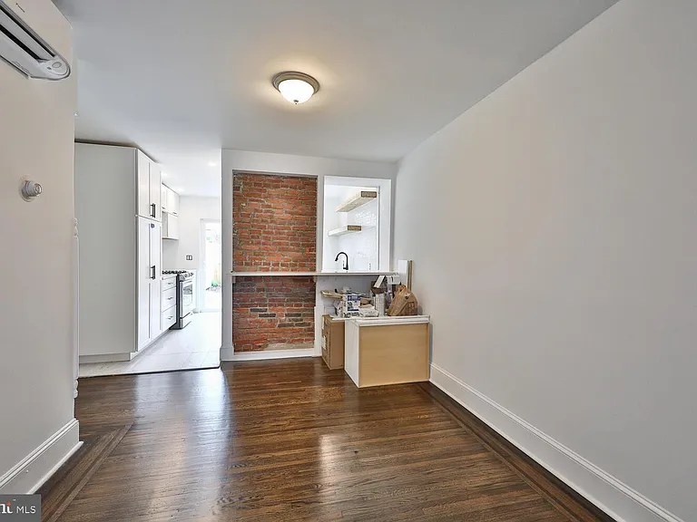 1308 E Oxford St — Photo 10