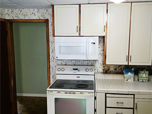 2nd image of 7667 S Eastland Rd