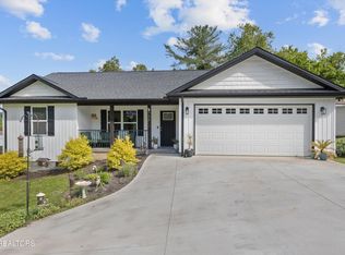 723 Ridgeview Dr, Clinton, TN 37716