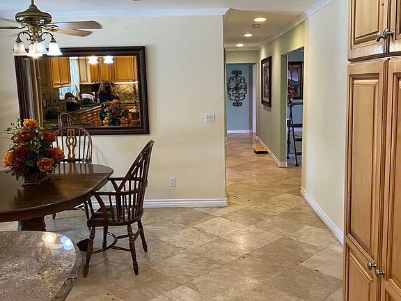 5th image of 808 E Avenida De Las Flores