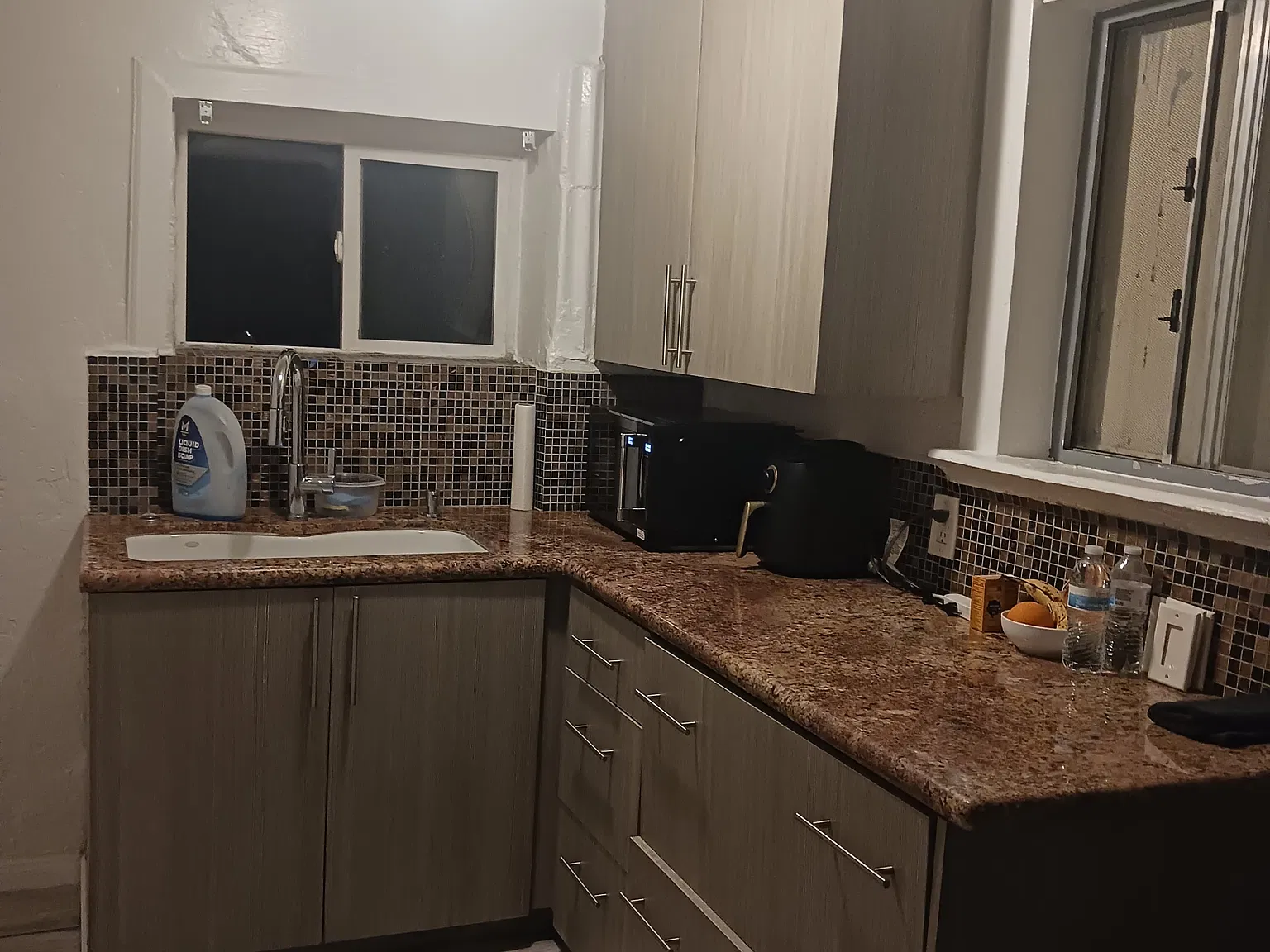 Studio, 300 sqft, $1,200 — Photo 2