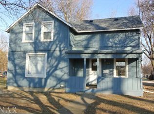 61 E 1st St, El Paso, IL