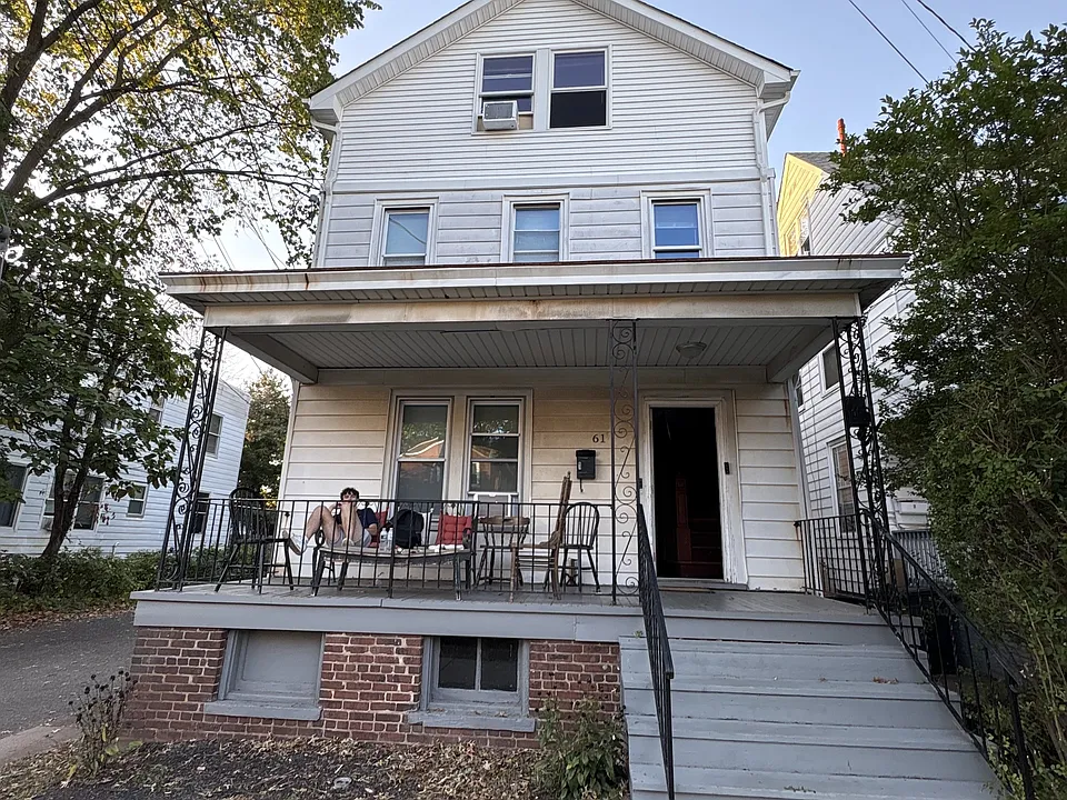 61 Huntington St
