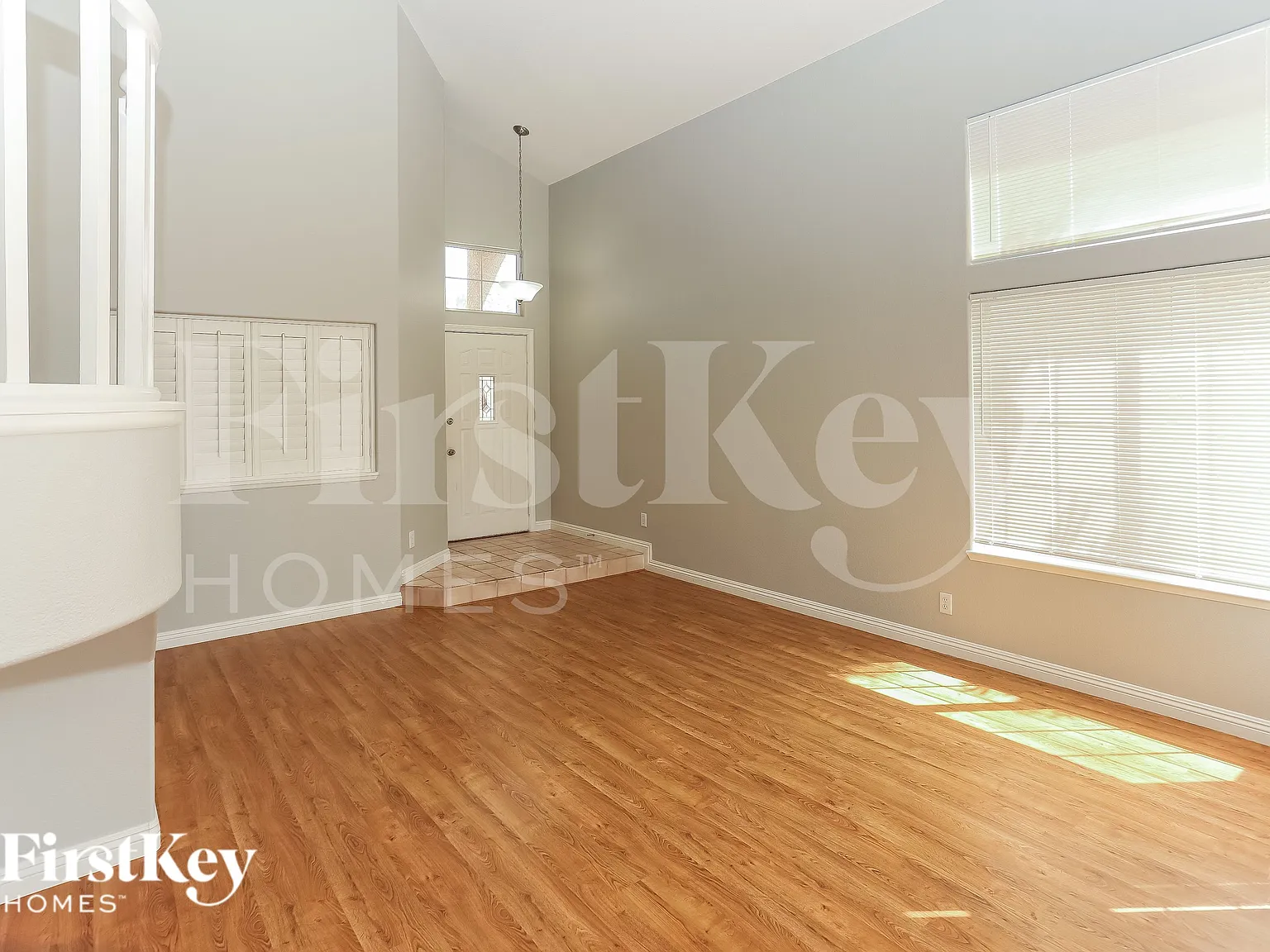 3 bed, 3.0 bath, 2035 sqft, $2,380 — Photo 2