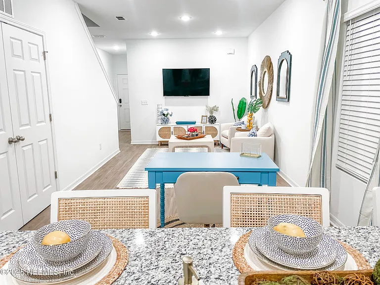 78 Pamplona Dr — Photo 6