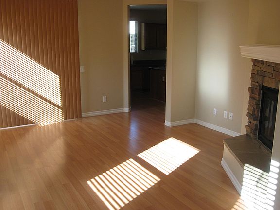 2nd image of 38373 Applewood Ct