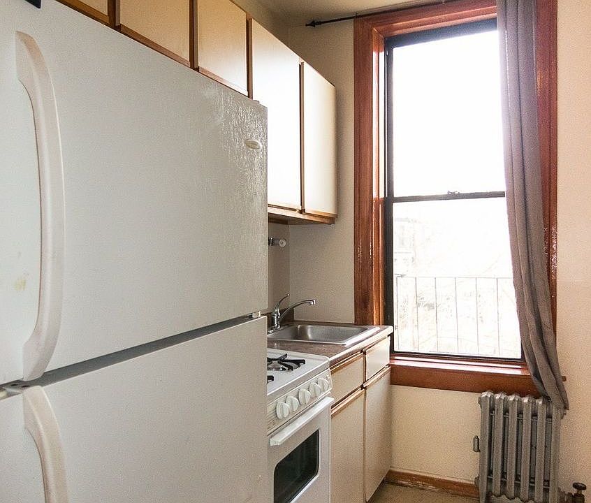 1st image of 754 Washington Ave APT 3L