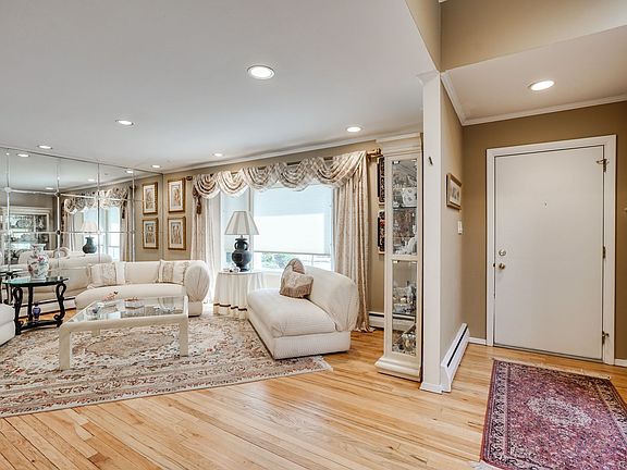 4th image of 23 Hazelwood Dr