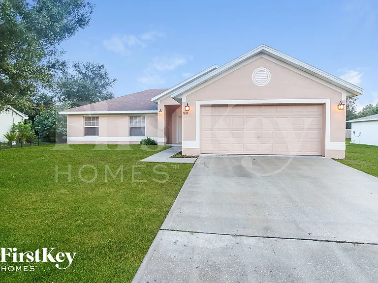 2655 San Filippo Dr SE — Photo 2