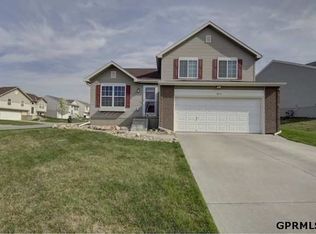 11014 Black St, Omaha, NE 68142