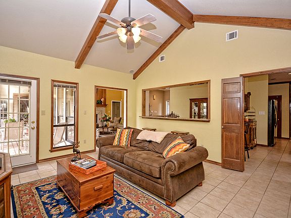 3rd image of 105 Los Altos Dr