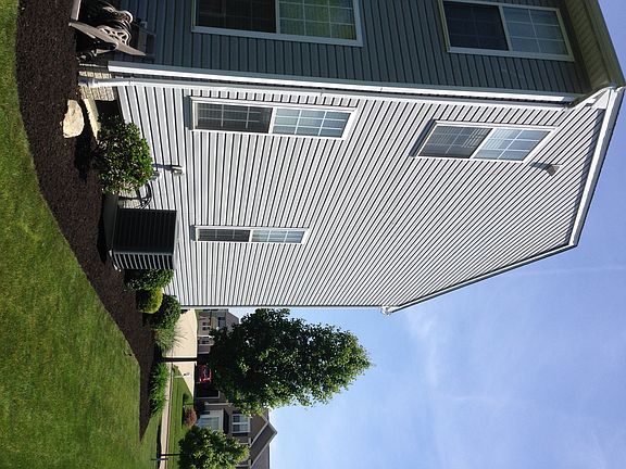 4th image of 3768 Woodglen Ave