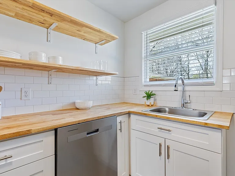 627 Shelby Ave #3 — Photo 5