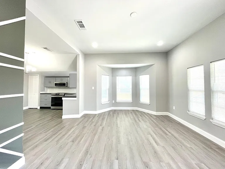 1808 Oneal St — Photo 8
