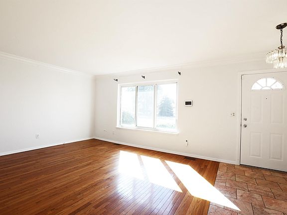 3rd image of 5181 Fredrick Dr