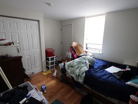 2nd image of 1426 Catharine St APT B