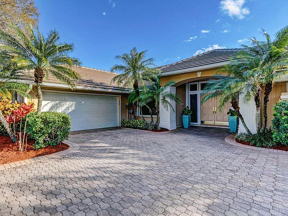 Home For Sale In Pga National