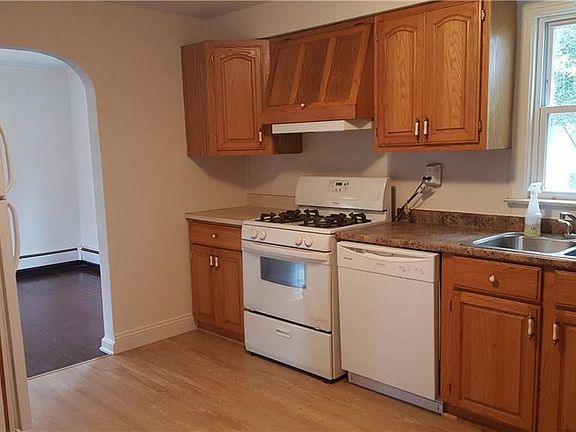 2nd image of 4020 Wood St