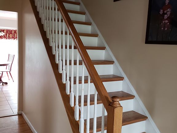 3rd image of 307 Archer Ct