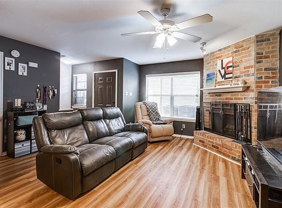3rd image of 6 Trails Pl APT B