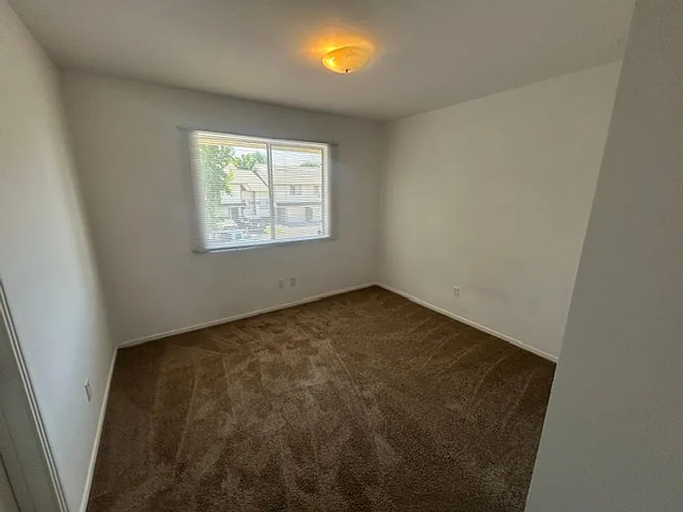 2047 E Laura Ave — Photo 8