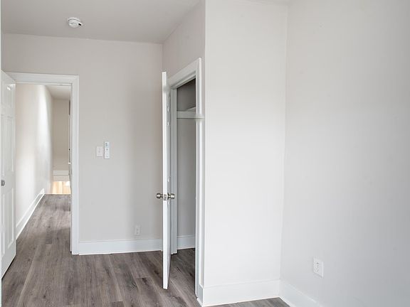 5th image of 2318 N Beechwood St #8
