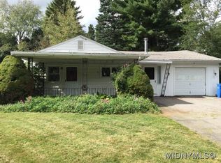 39 Pinecrest Rd, Whitesboro, NY 13492