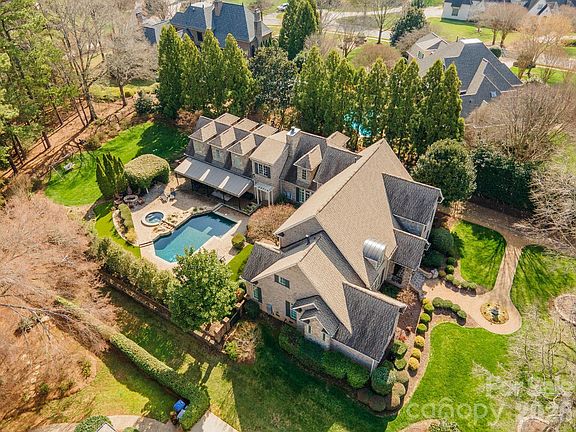 3rd image of 4027 Blossom Hill Dr