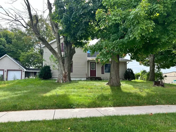 349 S Michigan St, Lapaz, IN 46537