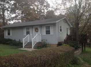 5621 S Mountain Dr, Roanoke, VA 24018