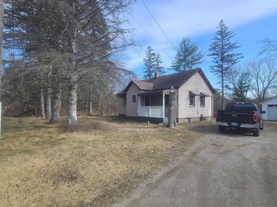 5675 Gratiot Ave, Saint Clair, MI, 48079