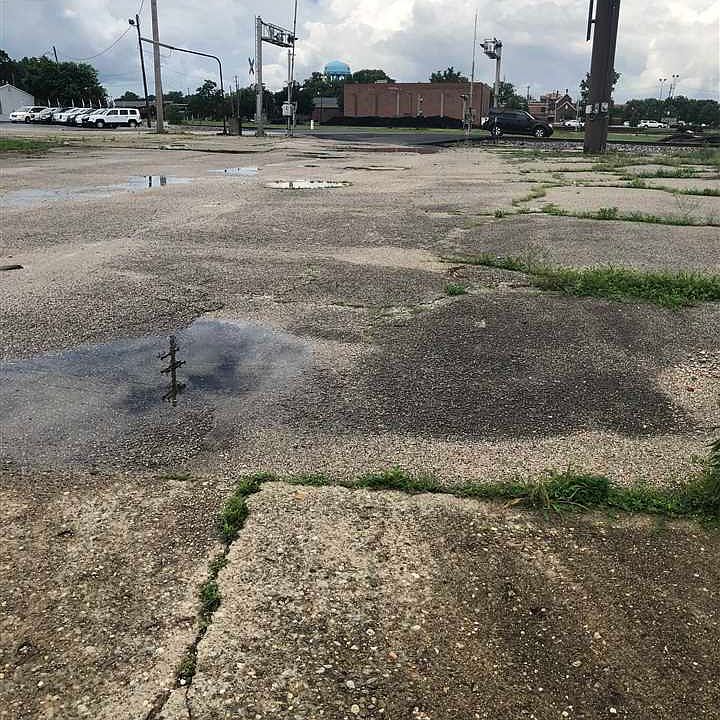 2nd image of 6th Street Rd