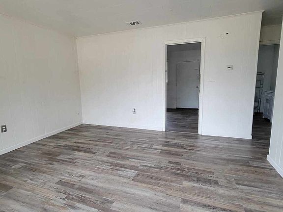 4th image of 630 Capital Ave #2
